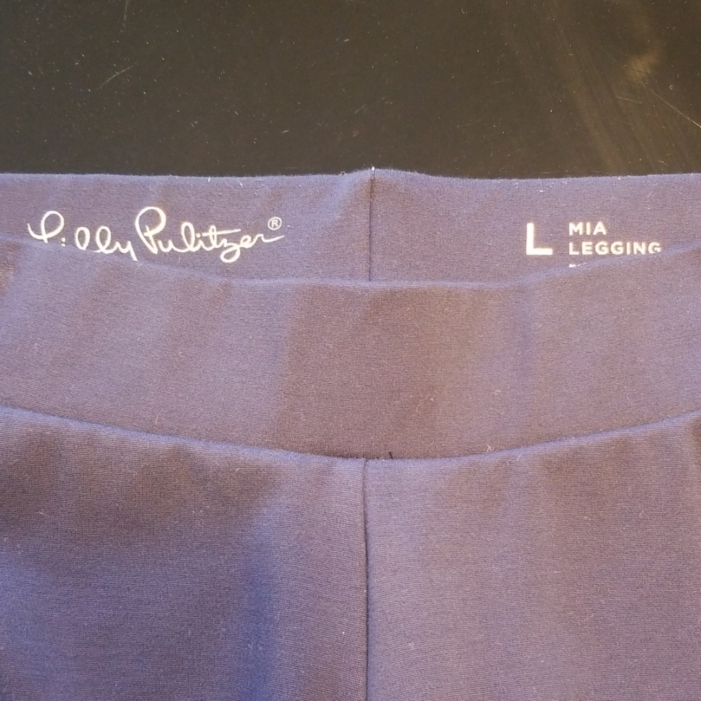 Dark blue leggings
